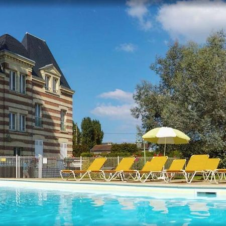 Cosy appartement dans une villa avec piscine, proche du centre et de la mer Cabourg Extérieur photo