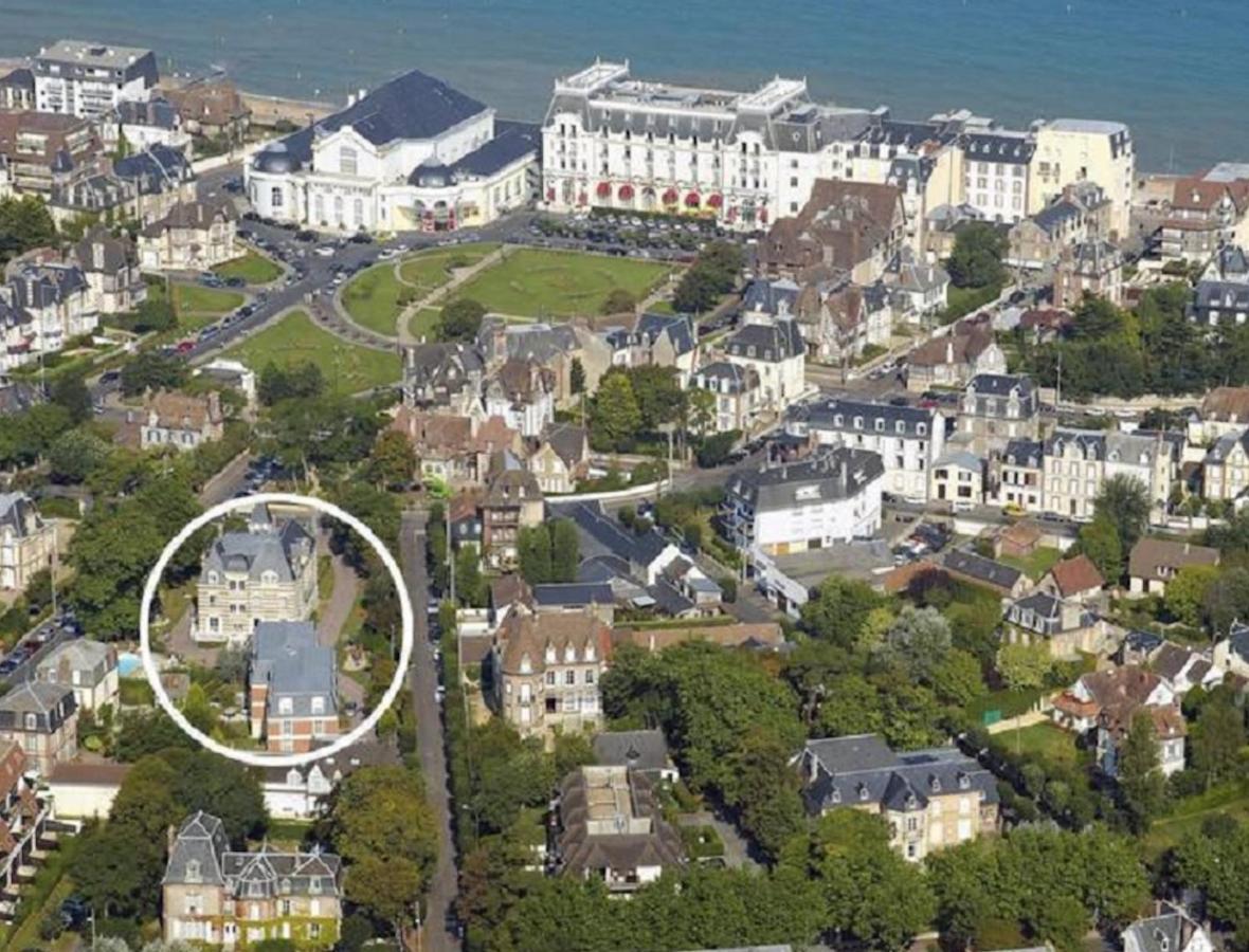 Cosy appartement dans une villa avec piscine, proche du centre et de la mer Cabourg Extérieur photo