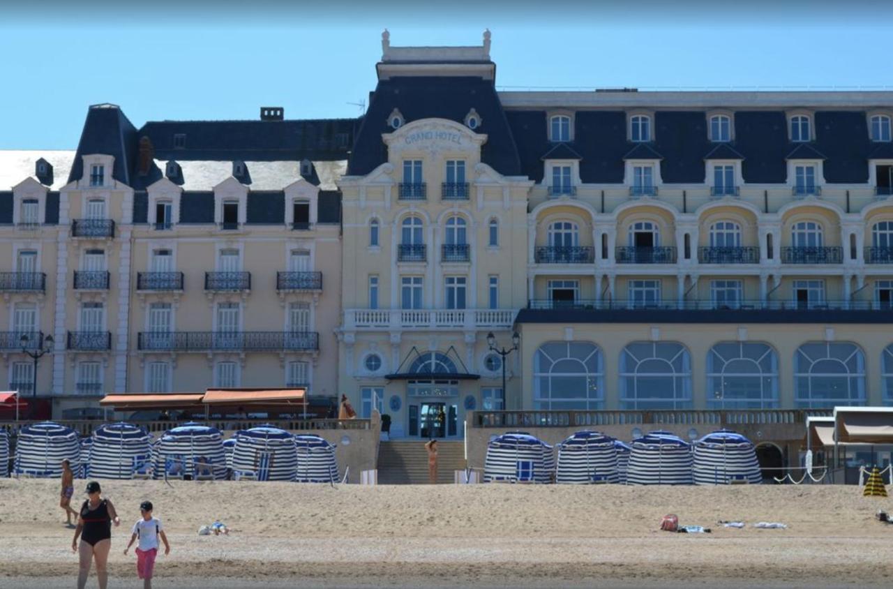 Cosy appartement dans une villa avec piscine, proche du centre et de la mer Cabourg Extérieur photo