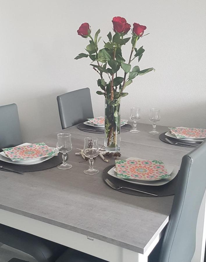 Cosy appartement dans une villa avec piscine, proche du centre et de la mer Cabourg Extérieur photo